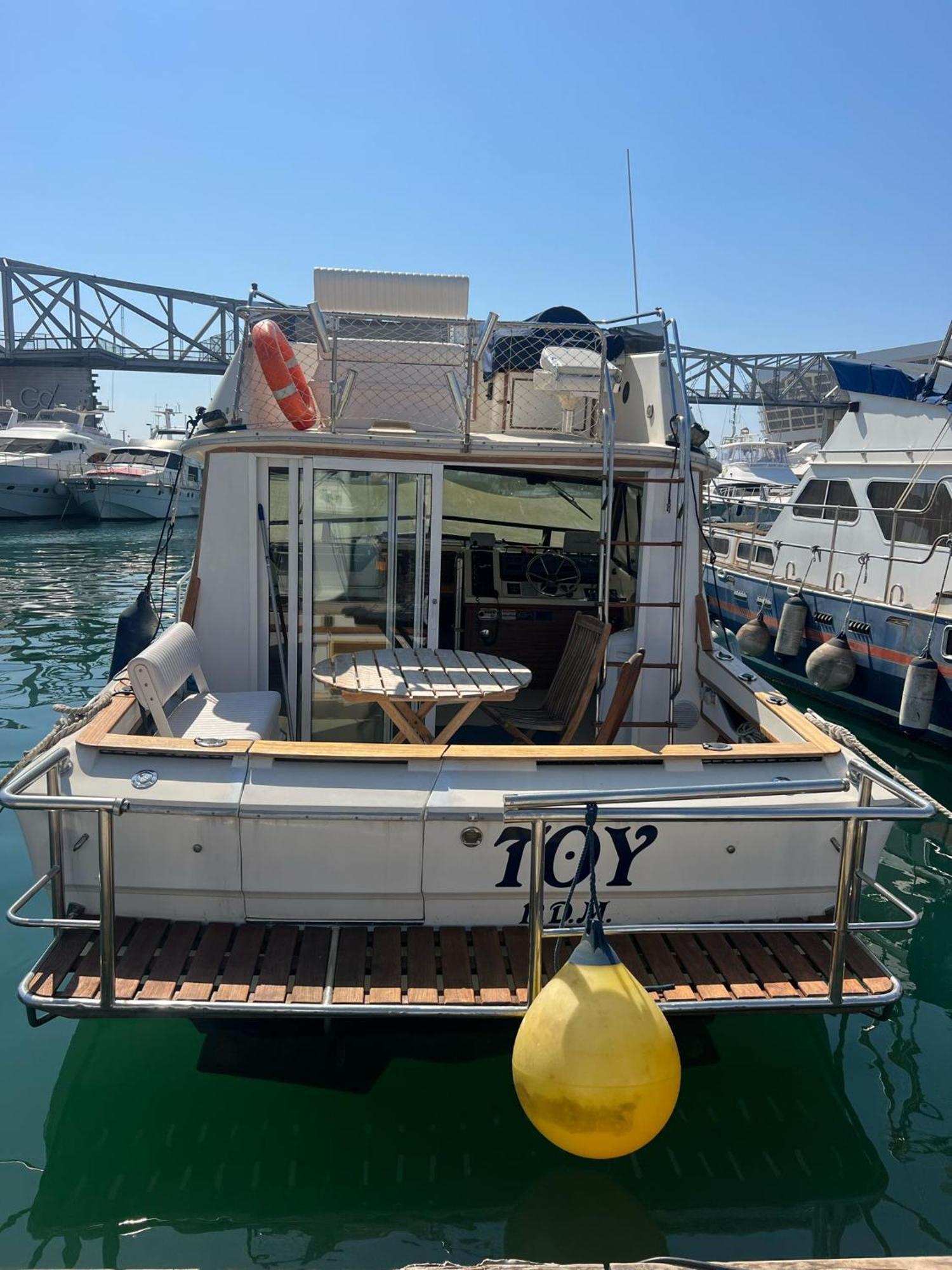 Toy, Tu Experiencia En El Mar Botel Barcelona